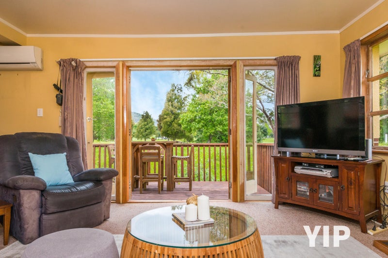 7 York Avenue, Manor Park, Lower Hutt - Carousel 2
