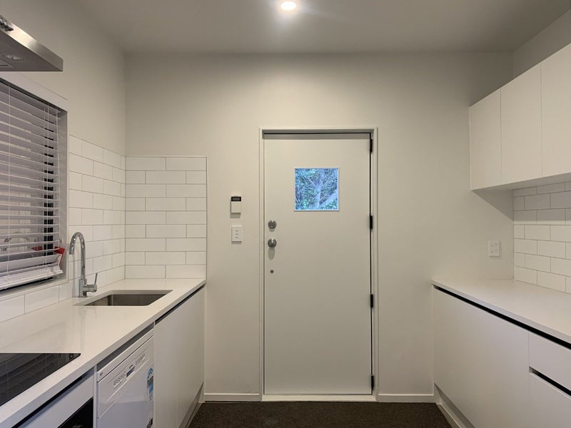 17 Sun Place, Henderson, Auckland - Carousel 2