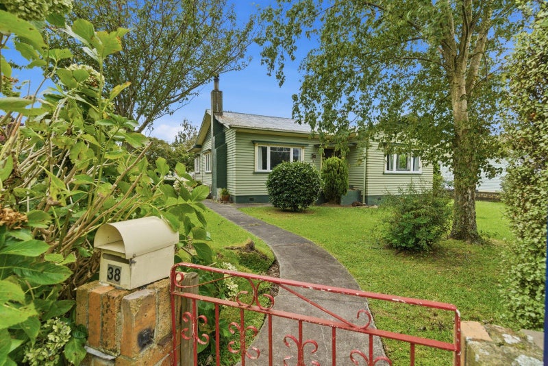 38 Aroha View Avenue, Te Aroha, Te Aroha - Carousel 1