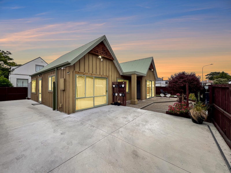 2 Arran Crescent, Woolston, Christchurch - Carousel 1