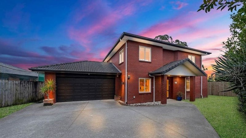 66 South Kensington Way, Henderson, Auckland - Carousel 1