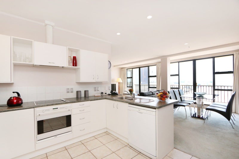 1/6B Queen Street, Palmerston North, Palmerston North - Carousel 2