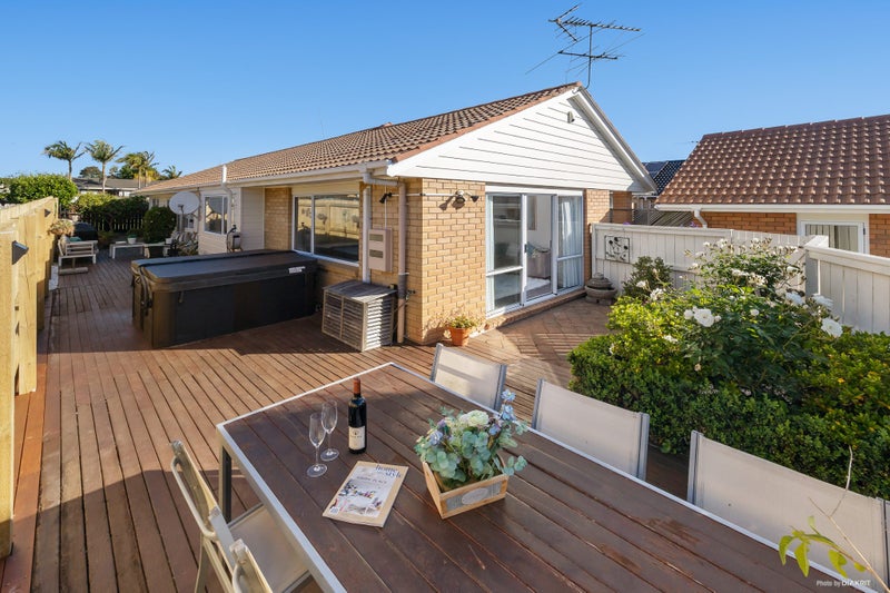 1 Putter Place, Golflands, Auckland - Carousel 1