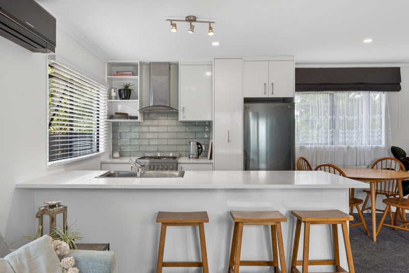 1/18 Darcy Place, Massey, Auckland - Carousel 2