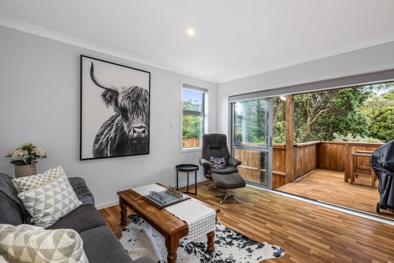 107 Kenmore Street, Newlands, Wellington - Carousel 1