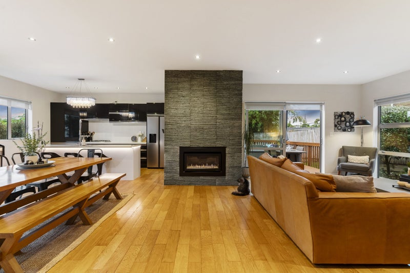 17A Limmer Place, Browns Bay, Auckland - Carousel 2