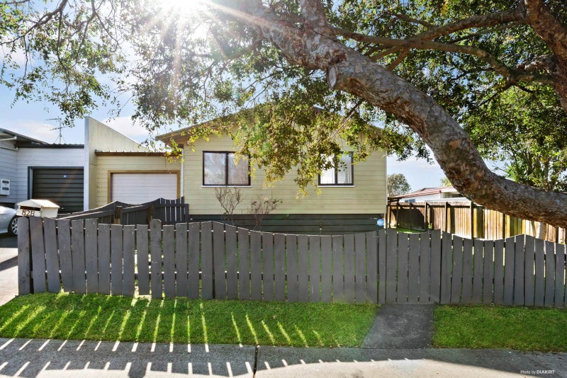 2/82 Shifnal Drive, Randwick Park, Auckland - Carousel 1