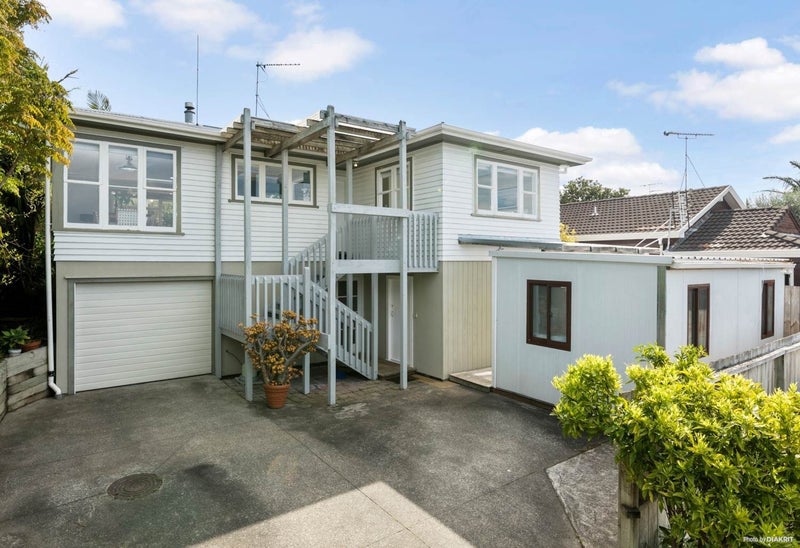 20A Corunna Road, Milford, Auckland - Carousel 1