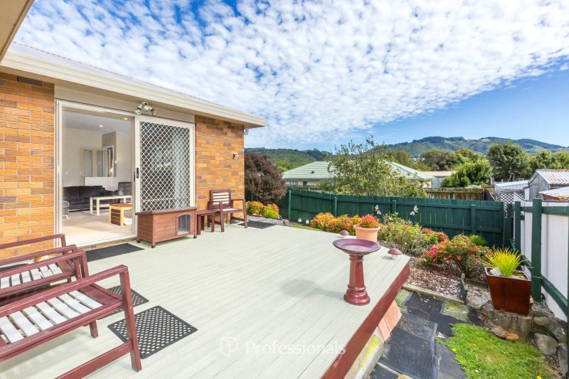 27B Thackeray Street, Trentham, Upper Hutt - Carousel 2