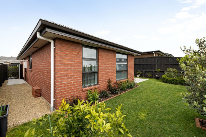 49 Pragma Rise, Rototuna North, Hamilton - Carousel 2