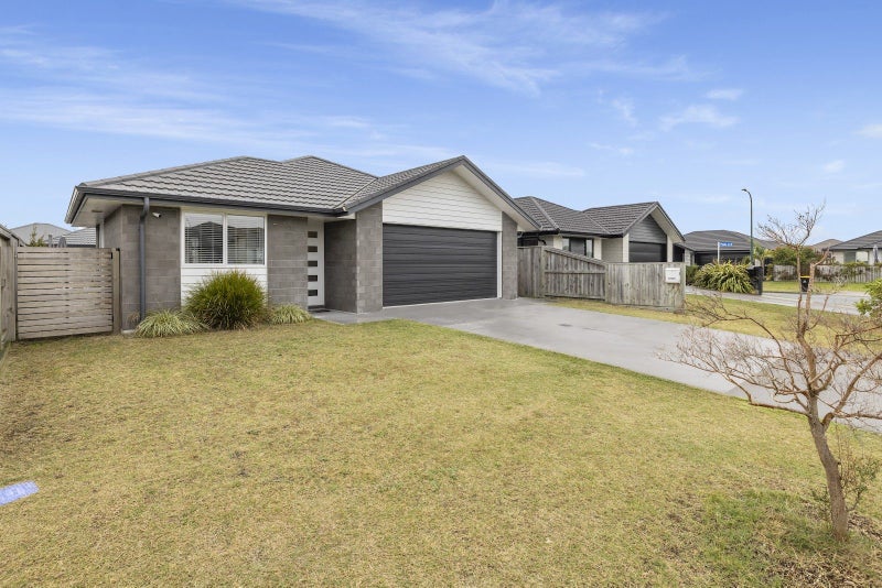 8 Kanapa Close, Papamoa, Papamoa - Carousel 1