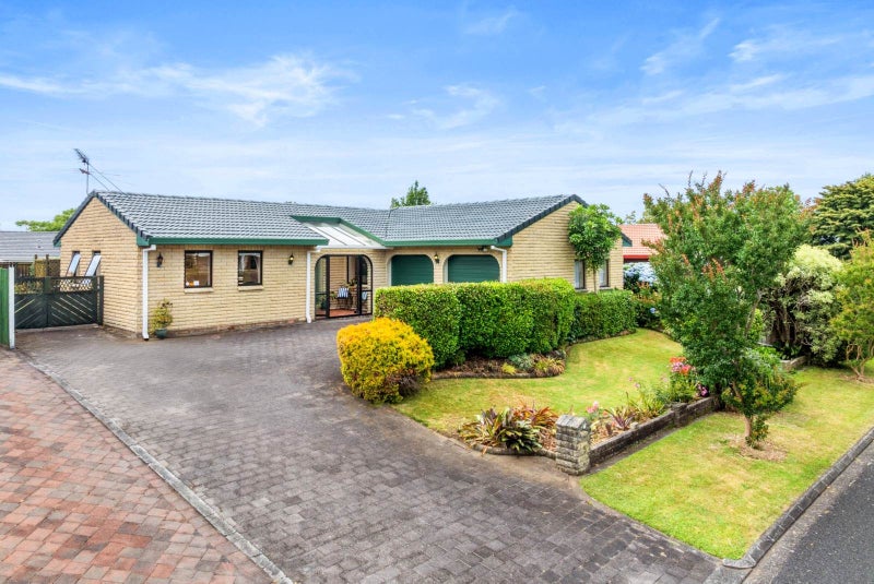 3 Cadenza Place, Conifer Grove, Takanini - Carousel 1