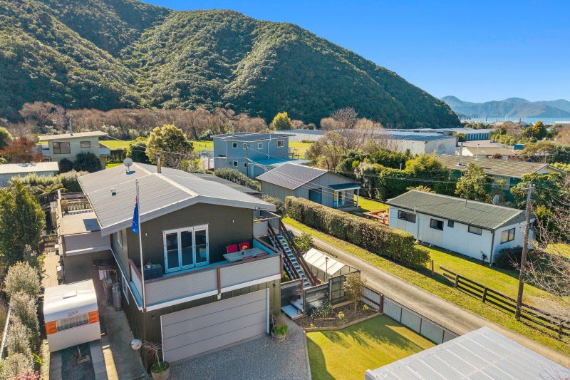 14 Beach Road, Waikawa, Picton - Carousel 2