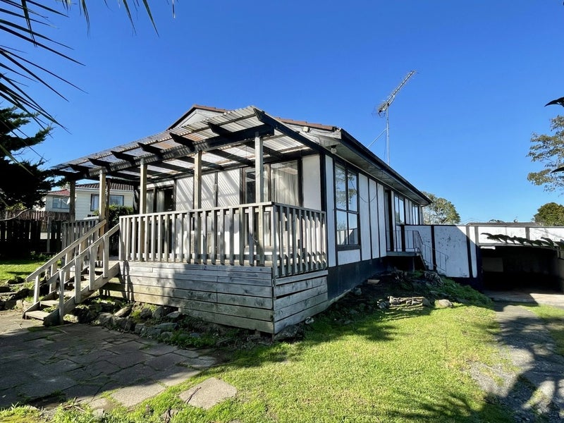 2 Massine Place, Randwick Park, Auckland - Carousel 2
