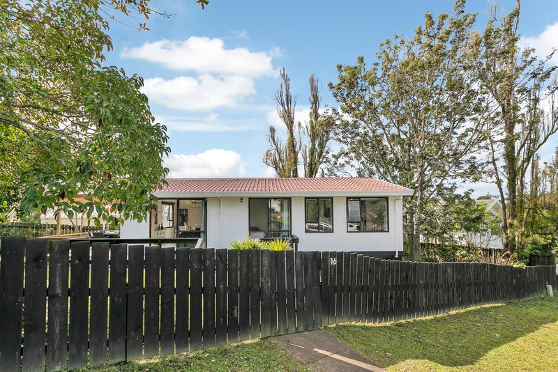 16 Maywood Crescent, Glen Eden, Auckland - Carousel 2