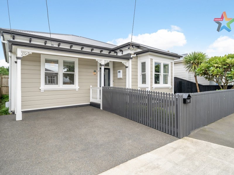 7 Queen Street, Petone, Lower Hutt - Carousel 1