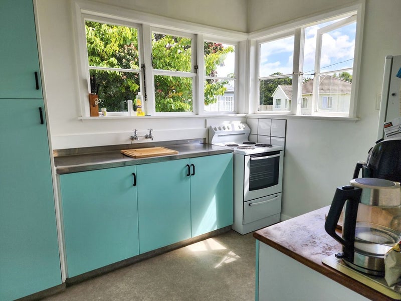 11 Kerr Avenue, Cobden, Greymouth - Carousel 2