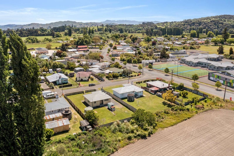 10 Currie Street, Te Karaka - Carousel 25