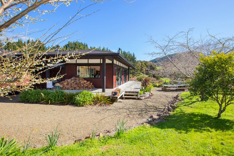 Property Valuation for 303 Gibbons Road, Kaiwaka Trade Me Property