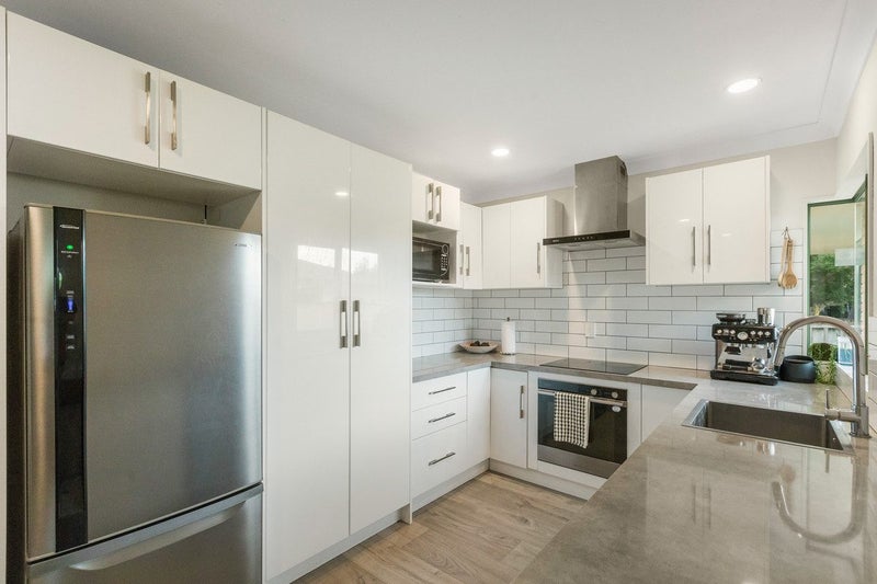 3A Atlanta Court, Katikati - Carousel 1