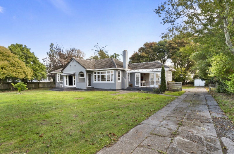 15 Rira Street, Marton - Carousel 24
