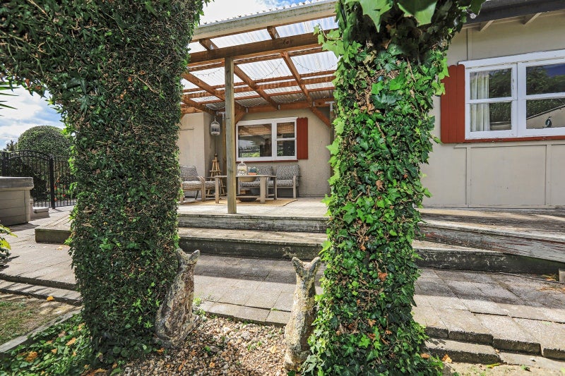 23 The Loop, Meeanee, Napier - Carousel 18