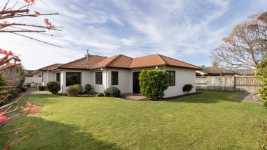 91 Kahira Crescent, Papamoa Beach, Papamoa - Carousel 1