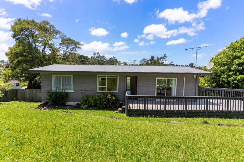 21 Erica Road, Sunnynook, Auckland - Carousel 1