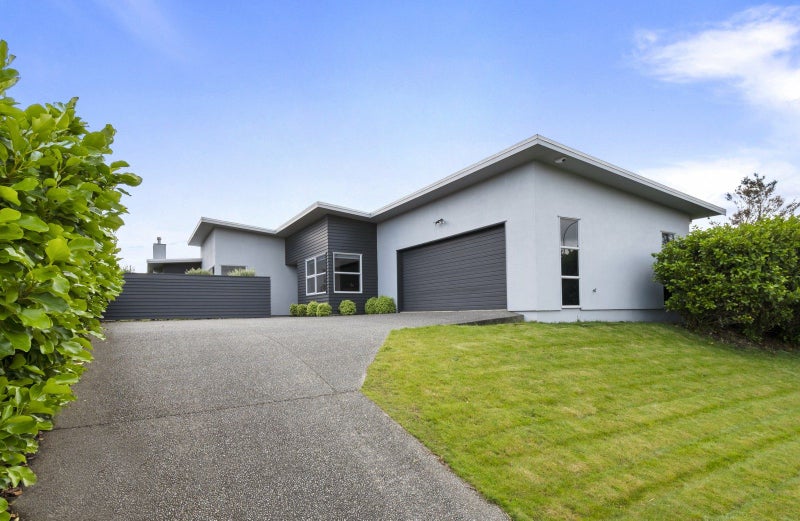 81 Pacific Drive, Fitzherbert, Palmerston North - Carousel 1