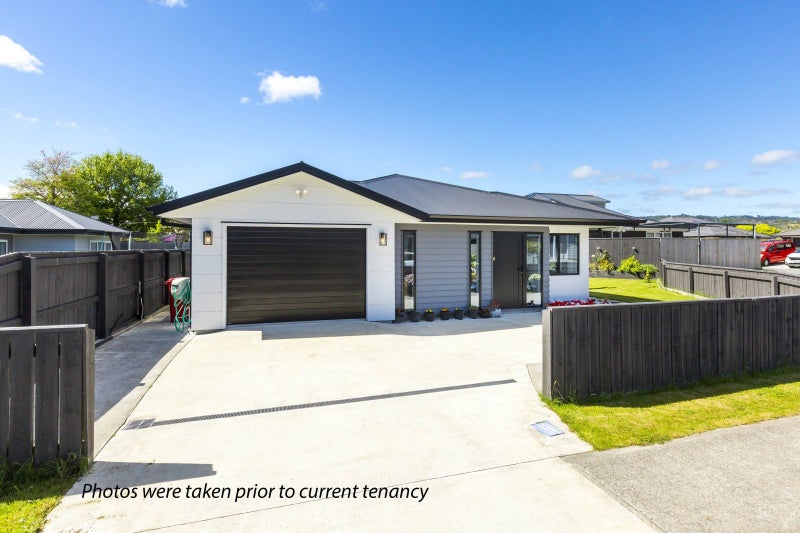 5 Poulson Grove, Trentham, Upper Hutt - Carousel 1