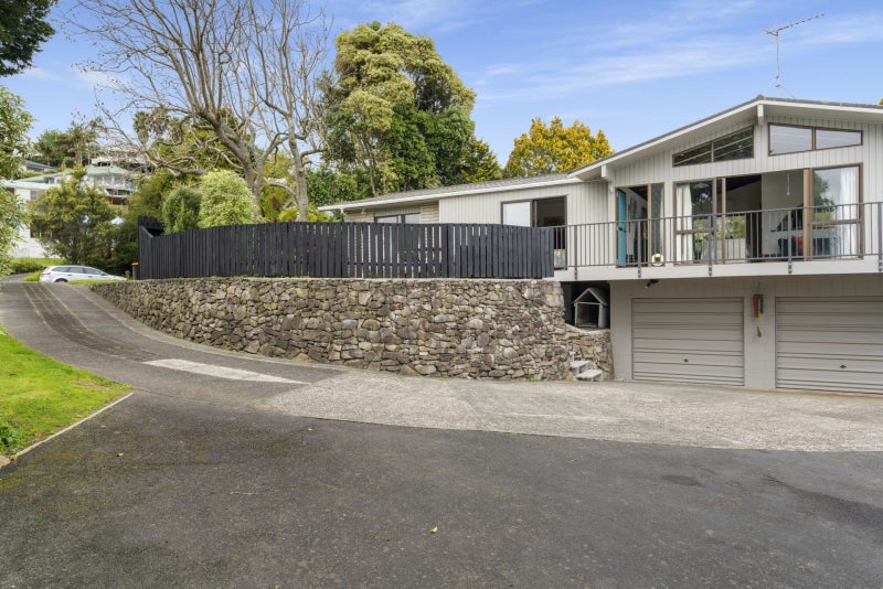 20 Victory Street, Welcome Bay, Tauranga - Carousel 1