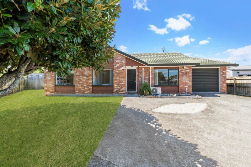 2/19 Bernina Place, Weymouth, Auckland - Carousel 1
