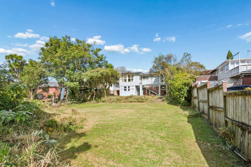 21 Littlejohn Street, Hillsborough, Auckland - Carousel 13