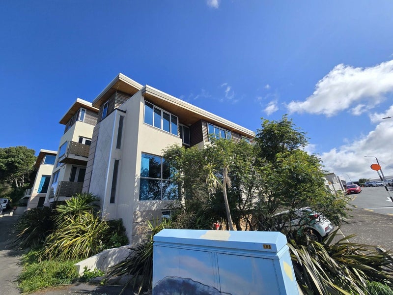 1A The Crescent, Roseneath, Wellington - Carousel 1