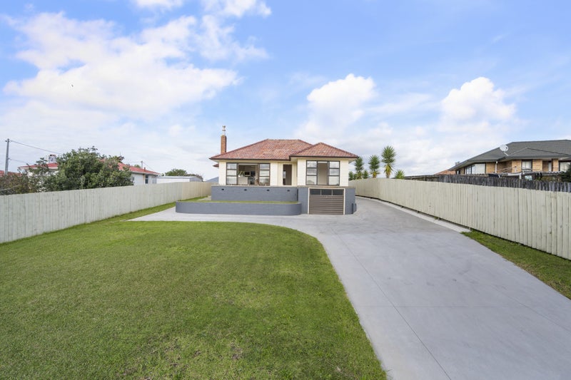 15 Maioro Street, New Windsor, Auckland - Carousel 1