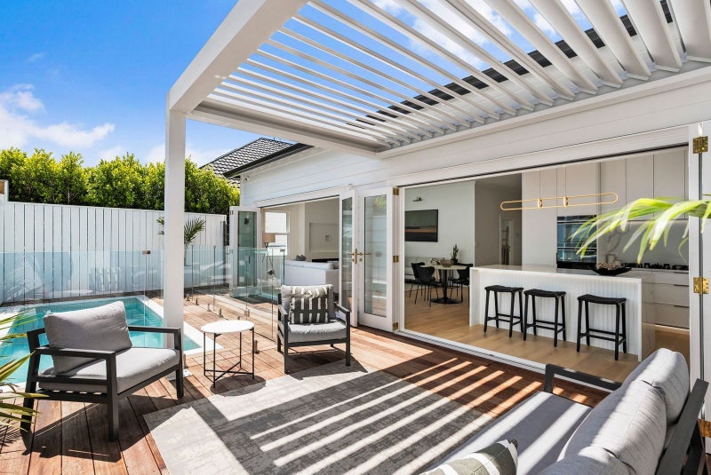 10 Springfield Road, Morningside, Auckland - Carousel 1