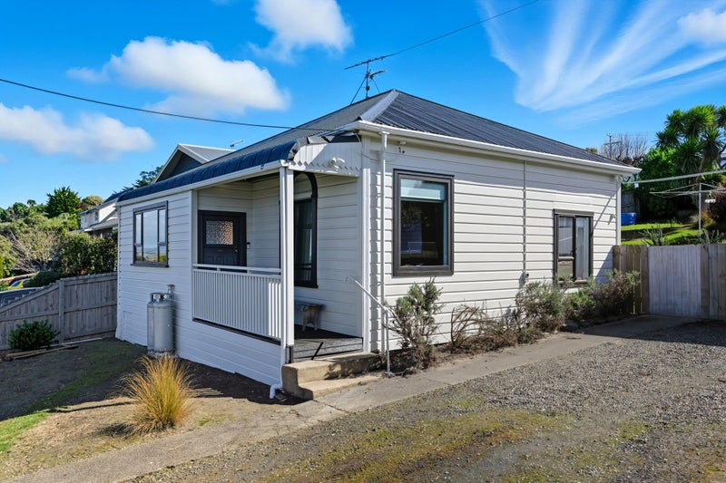 1 Queen Street, Brighton, Dunedin - Carousel 1