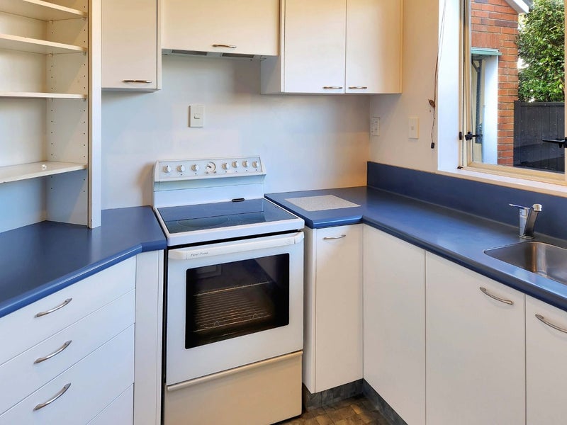4/26 Myrtle Street, Hutt Central, Lower Hutt - Carousel 2