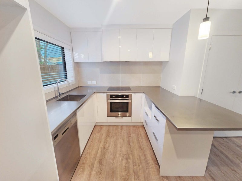 30 Granville Street, Silverstream, Upper Hutt - Carousel 2