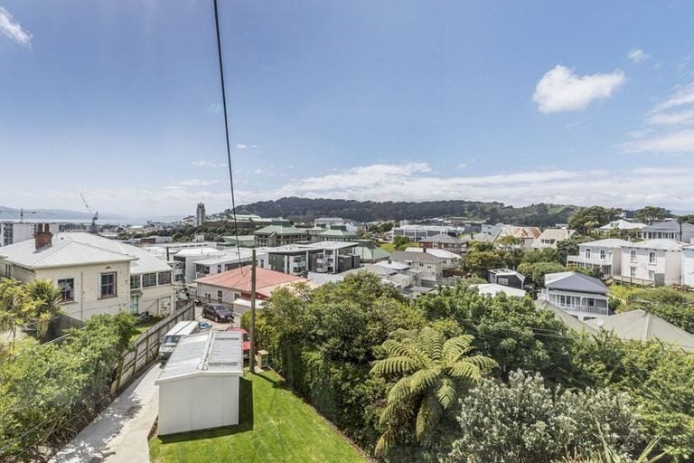 15 Hankey Street, Mount Cook, Wellington - Carousel 17