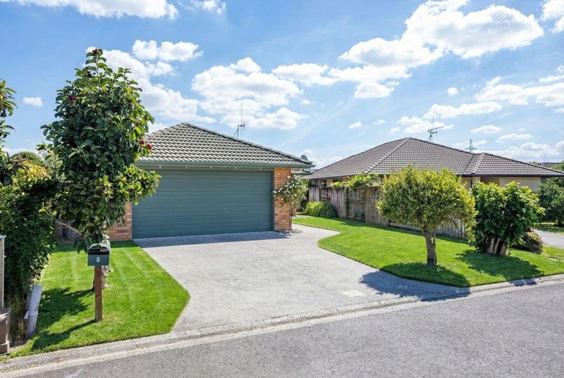 5 Locksley Lane, Hamilton East, Hamilton - Carousel 2