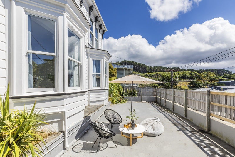 31A Hall Street, Newtown, Wellington - Carousel 2