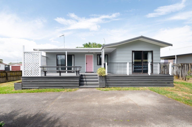 393 Kahikatea Drive, Dinsdale, Hamilton - Carousel 1