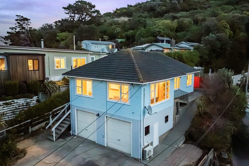 97 Happy Valley Road, Owhiro Bay, Wellington - Carousel 1