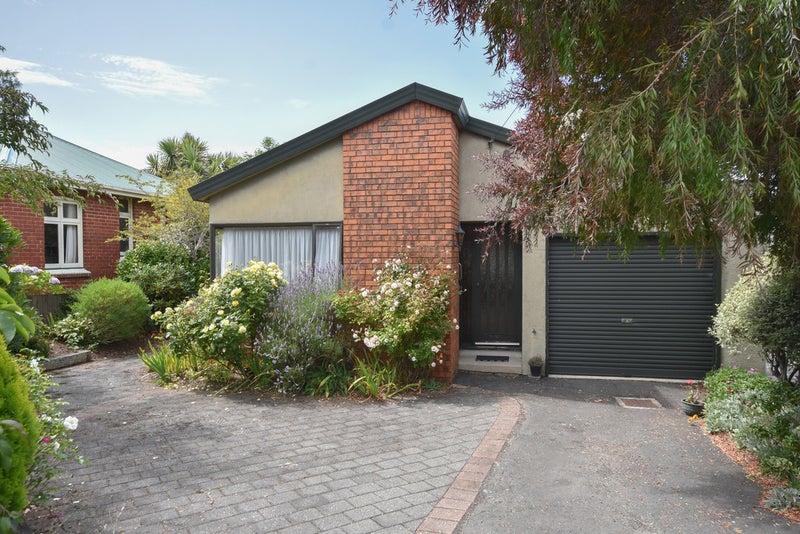 57 English Avenue, Mornington, Dunedin - Carousel 1