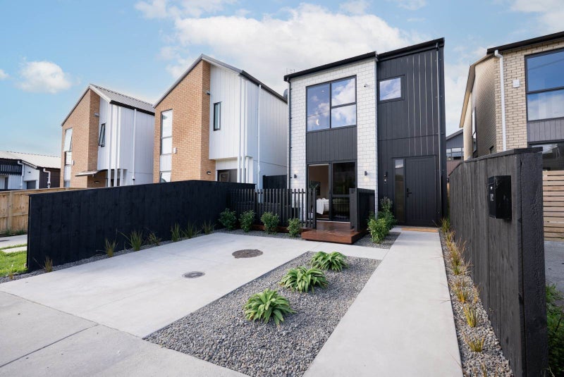 12 Papai Lane, Massey, Auckland - Carousel 2