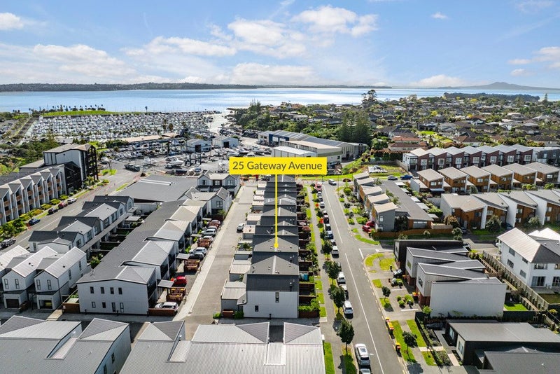 25 Gateway Avenue, Beachlands, Auckland - Carousel 1