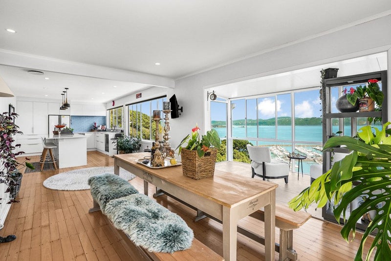 19 Nikau Road, Point Howard, Lower Hutt - Carousel 1