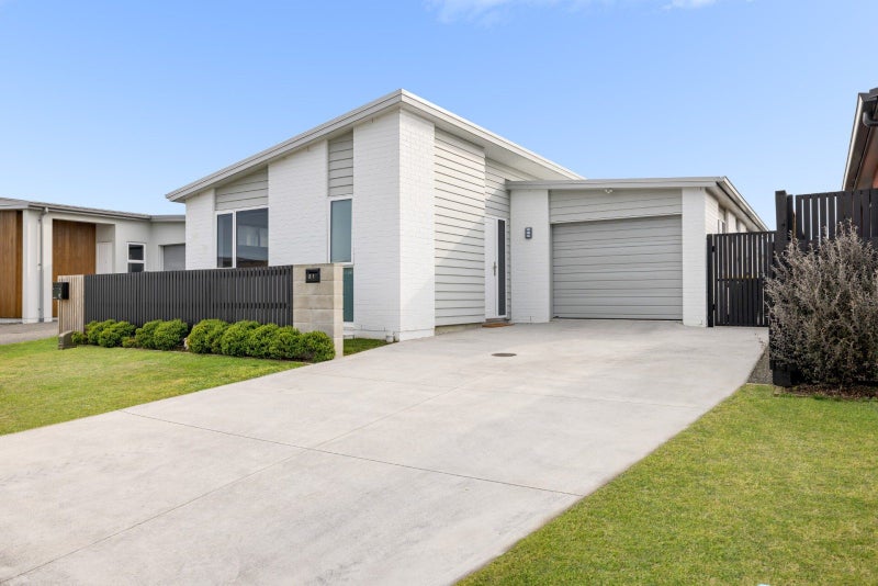 21 Bale Close, Papamoa, Papamoa - Carousel 1