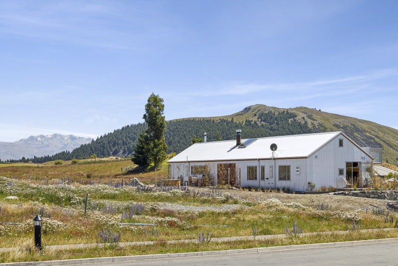 20 Andrew Don Drive, Lake Tekapo, Lake Tekapo - Carousel 2